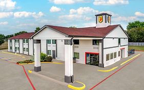 Super 8 By Wyndham Waxahachie Tx